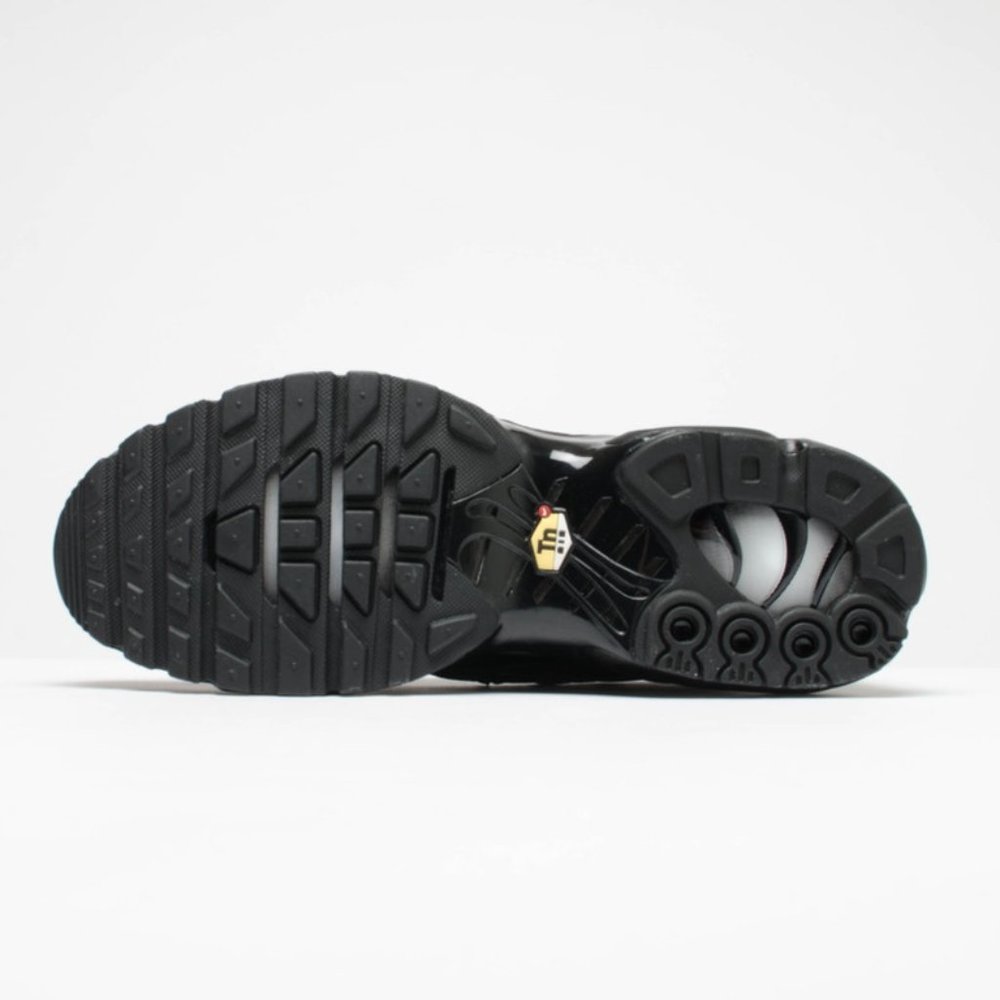 NIKE AIR MAX PLUS "TRIPLE BLACK" Running - Picture 7 of 11
